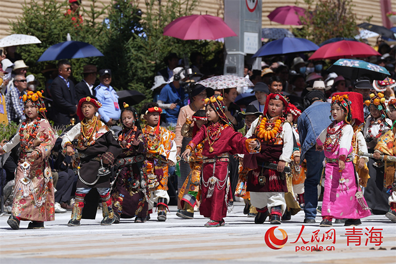 Цинхайды? Юйшу к?шелер?нде тартымды этникалы? стильдег? ?ойылым ?тт?