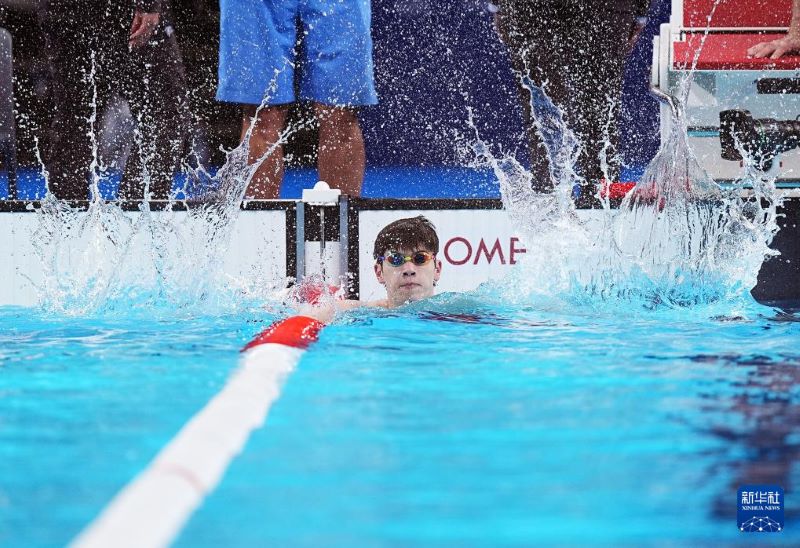 Ерлер арасында?ы 100 метрл?к ерк?н стильде ж?зу финалында ?ытайлы? ойыншы алтын медаль же??п алды