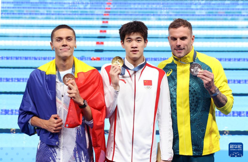 Ерлер арасында?ы 100 метрл?к ерк?н стильде ж?зу финалында ?ытайлы? ойыншы алтын медаль же??п алды