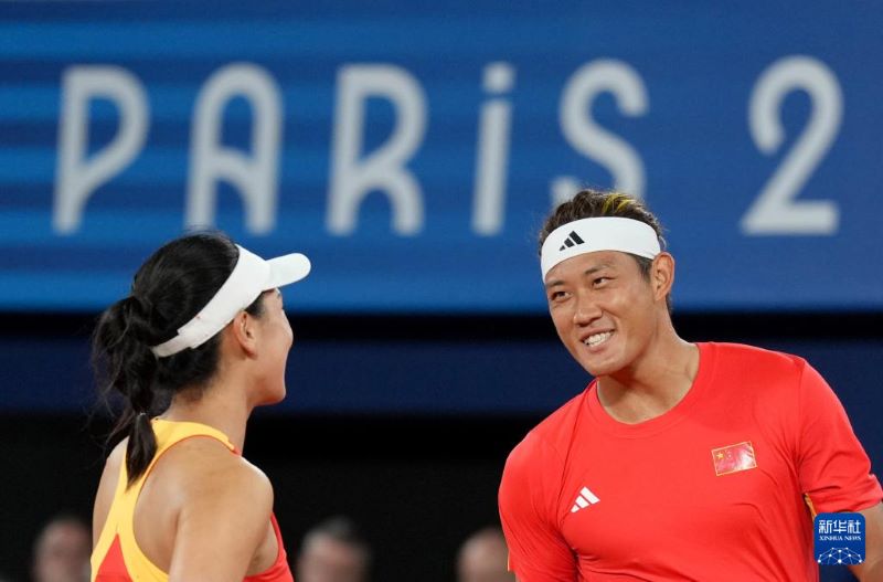Аралас теннистен ж?пты? сында Ван Синьюй мен Чжан Чжичжэнь к?м?с медаль же??п алды