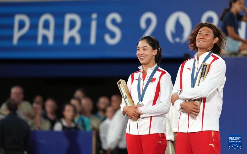 Аралас теннистен ж?пты? сында Ван Синьюй мен Чжан Чжичжэнь к?м?с медаль же??п алды