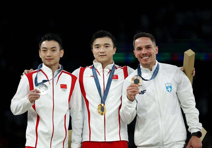 ?ытайлы? гимнастика ж?лдызы Лю Ян ?з ата?ын ?ор?ап ?алды, ал Цю Циюань та?ы б?р к?м?с алды