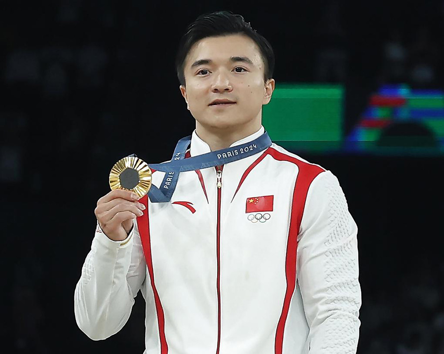 ?ытайлы? гимнастика ж?лдызы Лю Ян ?з ата?ын ?ор?ап ?алды, ал Цю Циюань та?ы б?р к?м?с алды