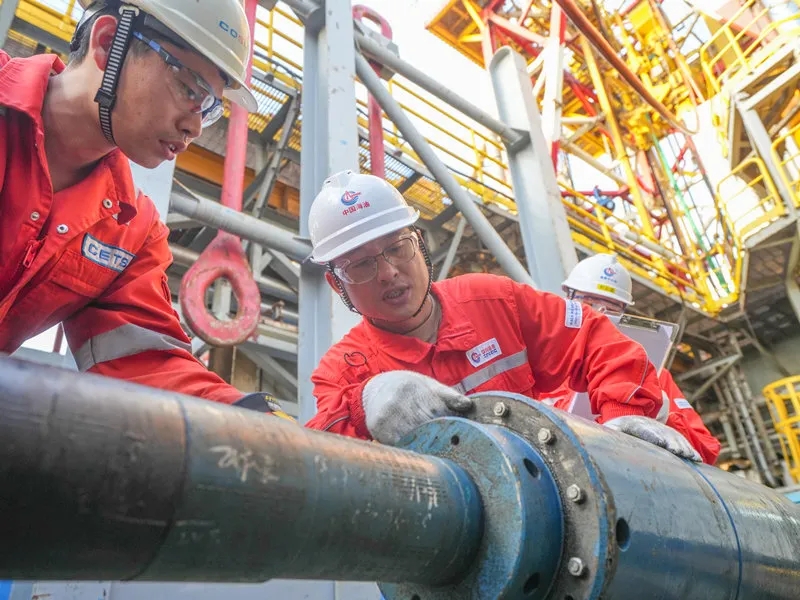 Ел?м?з О?т?ст?к ?ытай те??з?нде ?лемдег? ал?аш?ы ультра тере? суда?ы ?те таяз ?абатында?ы ау?ымды газ кен орнын зерттед?