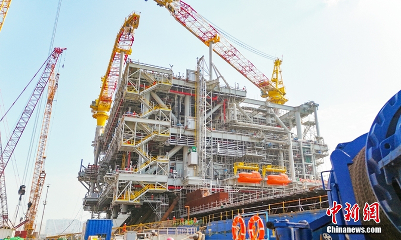 ?ытай сал?ан е? ?р? халы?аралы? те??з м?най-газ платформасы ая?талып, жетк?з?лд?