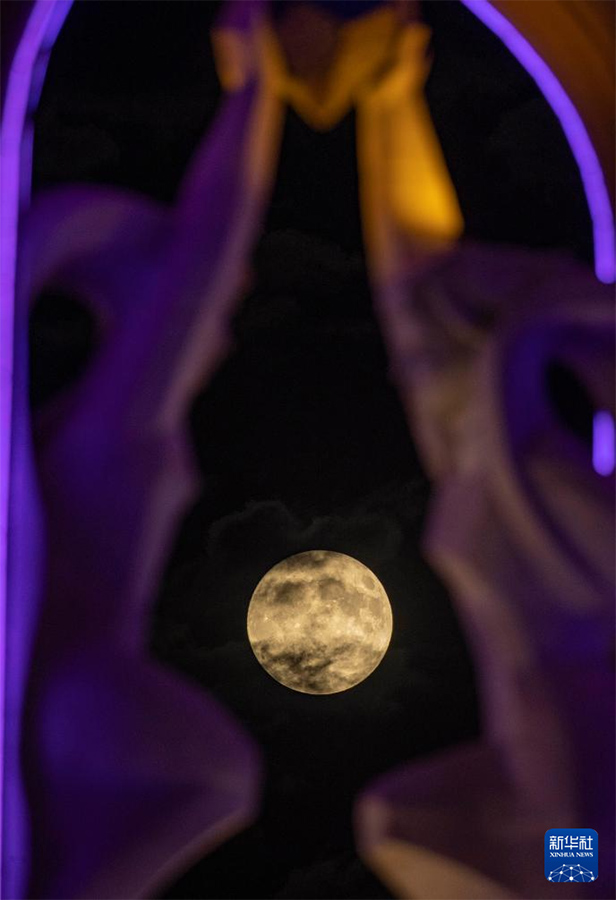 Биыл?ы ?Супер ай? 19 тамызды? т?нг? аспанында пайда болды