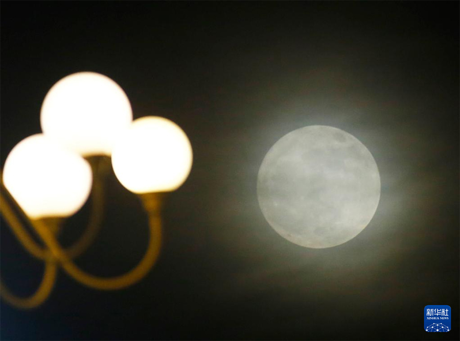 Биыл?ы ?Супер ай? 19 тамызды? т?нг? аспанында пайда болды