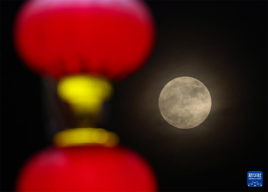 Биыл?ы ?Супер ай? 19 тамызды? т?нг? аспанында пайда болды