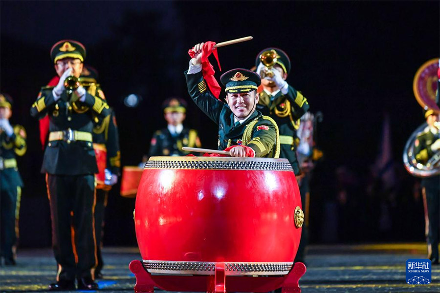 ?ытай Халы?-Азатты? армиясыны? ?скери оркестр? ?Spass Bell Tower? Халы?аралы? ?скери музыка фестивал?не ?атысты