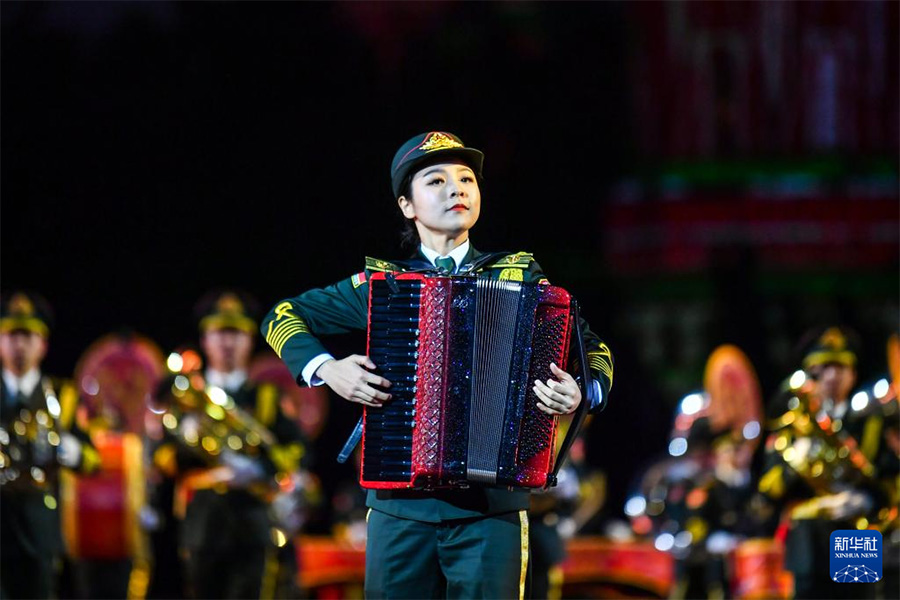 ?ытай Халы?-Азатты? армиясыны? ?скери оркестр? ?Spass Bell Tower? Халы?аралы? ?скери музыка фестивал?не ?атысты