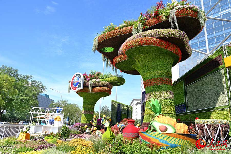 Бейж??дег? Чанъан да??ылында ?ытай-Африка ынтыма?тасты? форумыны? саммит?н ?арсы алу ?ш?н г?лзарлар орнатылды