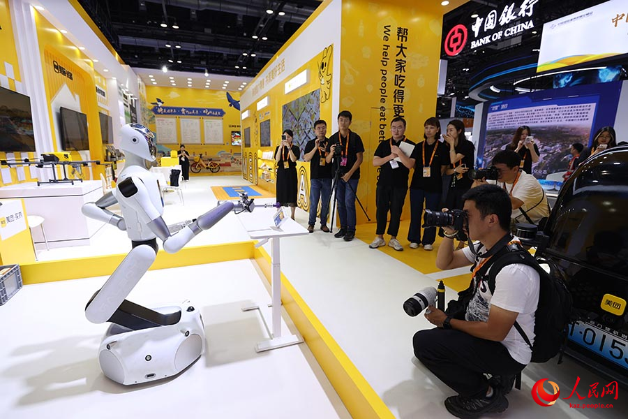 2024 ?ызмет к?рсету ж?не сауда ж?рме?кес? д?б?рл? басталды