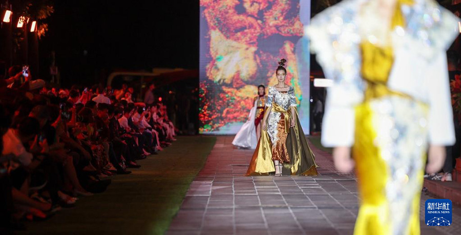 SS2025 Бейж?? С?н апталы?ы ашылды