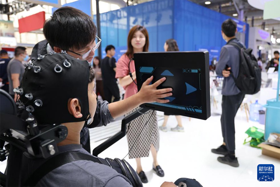 ?ызмет к?рсету - сауда ж?рме?кес?ндег? ?мамандандырыл?ан, тал?ам?а сай, арнайы ж?не жа?а? элементтер