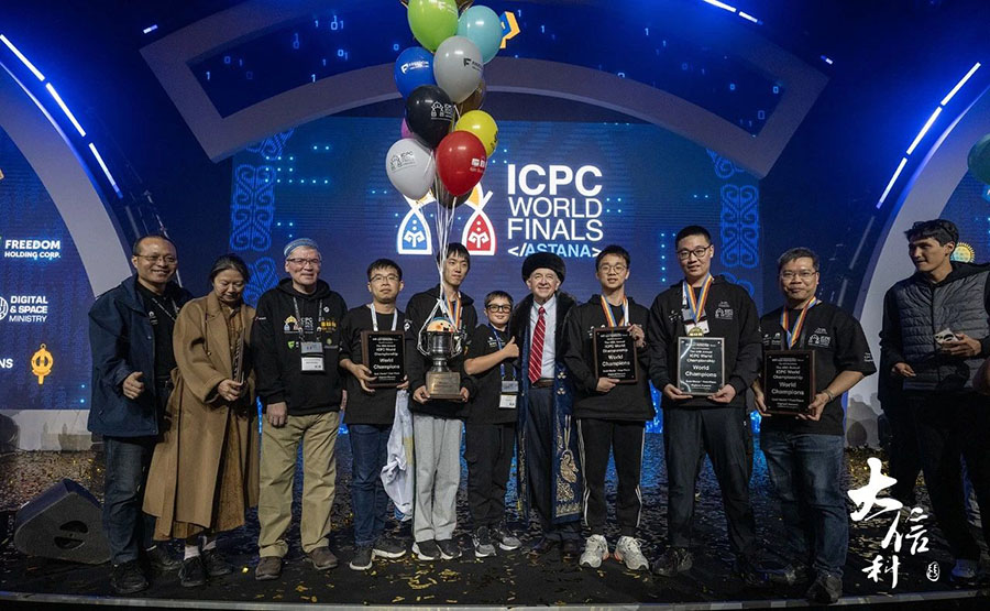 Бейж?? университет?н?? студенттер? халы?аралы? ?студенттерд?? ба?дарламалау бай?ауыны?? жалпы чемпионатында же??ске жетт?