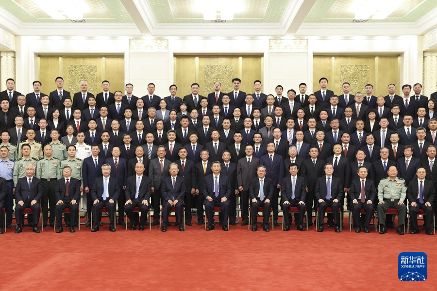 Си Цзиньпин ?Чанъэ-6? миссиясыны? ?к?лдер?н ?абылдап, ай ?лг?лер?н?? к?рмес?н ж?не айды барлау жобасыны? жет?ст?ктер?н тамашалады