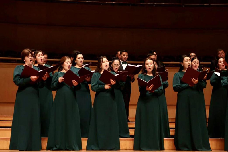 ?аза?станды? хор Уханьда ?Хуанхэ хорын? орындады