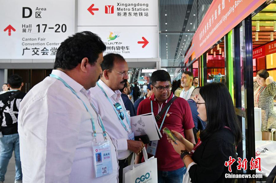 Б?г?н 136-шы Кантон ж?рме?кес? ашылды, 30 000-нан астам компания офлайн режимде ?атысты