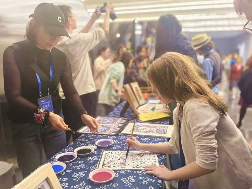 Сиань ?аласында 10-ыншы ?Ж?бек Жолы? Халы?аралы? ?нер фестивал? ашылды