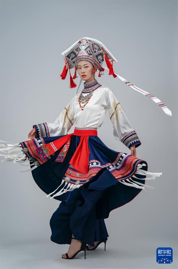 Чусюн облысыны? И кестес? Парижд?? с?н к?рмес?нде