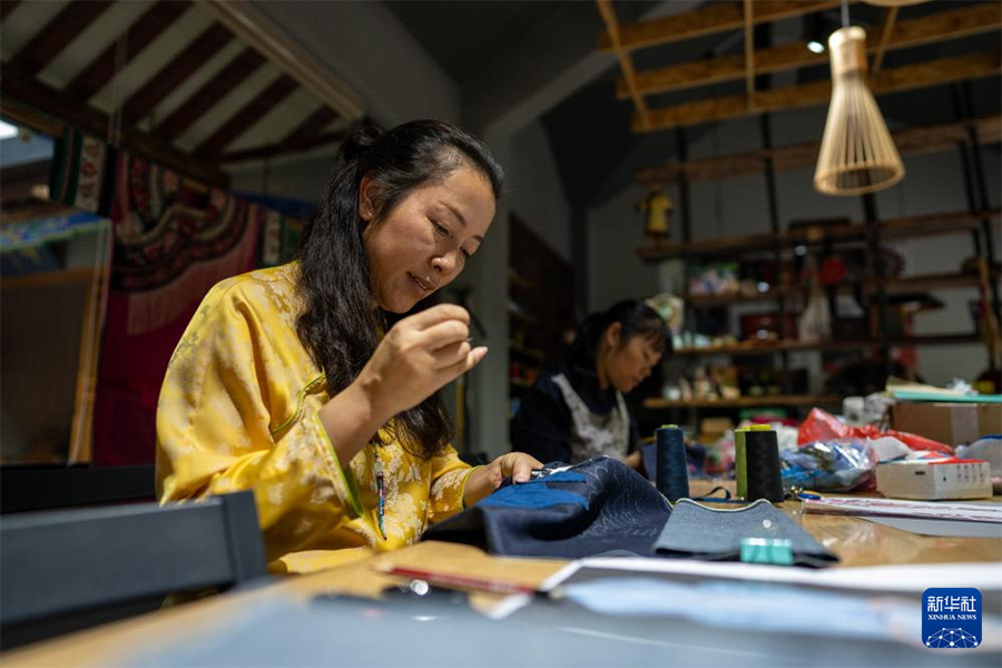 Чусюн облысыны? И кестес? Парижд?? с?н к?рмес?нде