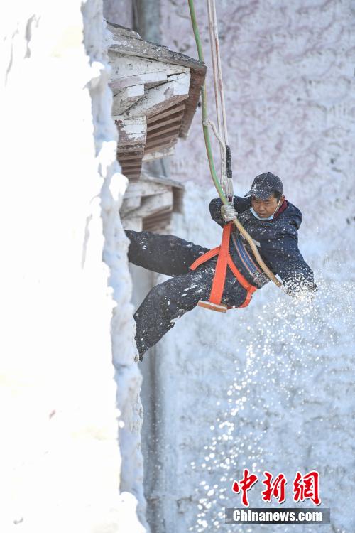 Сицзанны? Потала сарайы ?жылды? ?рлену?н? ?арсы алады