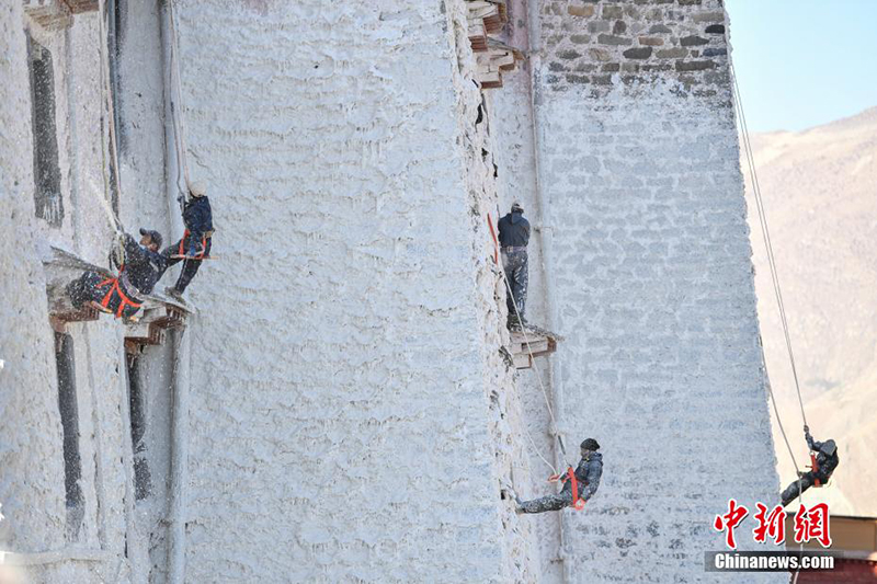 Сицзанны? Потала сарайы ?жылды? ?рлену?н? ?арсы алады