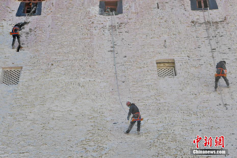 Сицзанны? Потала сарайы ?жылды? ?рлену?н? ?арсы алады