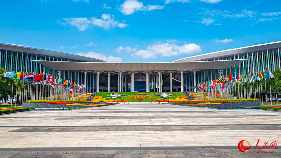 Шанхай: импорт к?рмес?не орай алуан т?рл? г?лдермен к?мкер?лд?