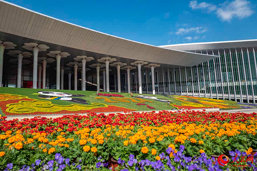 Шанхай: импорт к?рмес?не орай алуан т?рл? г?лдермен к?мкер?лд?