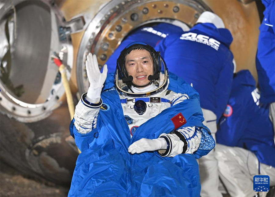 ?Шэньчжоу 18? ?арыш кемес?н?? ?айтару модул? жерге с?тт? ?онды