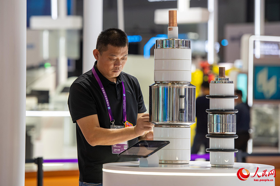 7-нш? ?ытай импорт к?рмес?н?? макет? нег?з?нен ая?талды