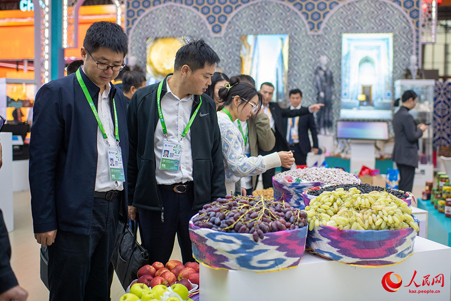 Импорт к?рмес?н?? ?лтты? павильонына 77 ел мен халы?аралы? ?йым жиналды