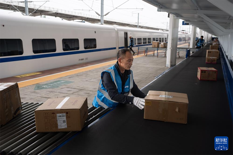 ??ос 11? жедел жетк?з?л?мдерд? ж?рдек пойызбен тасыды