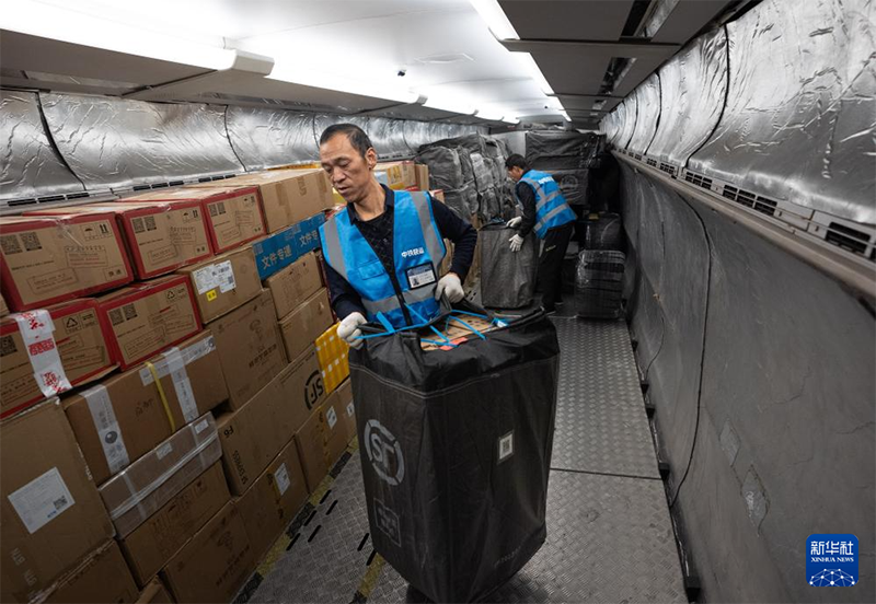 ??ос 11? жедел жетк?з?л?мдерд? ж?рдек пойызбен тасыды