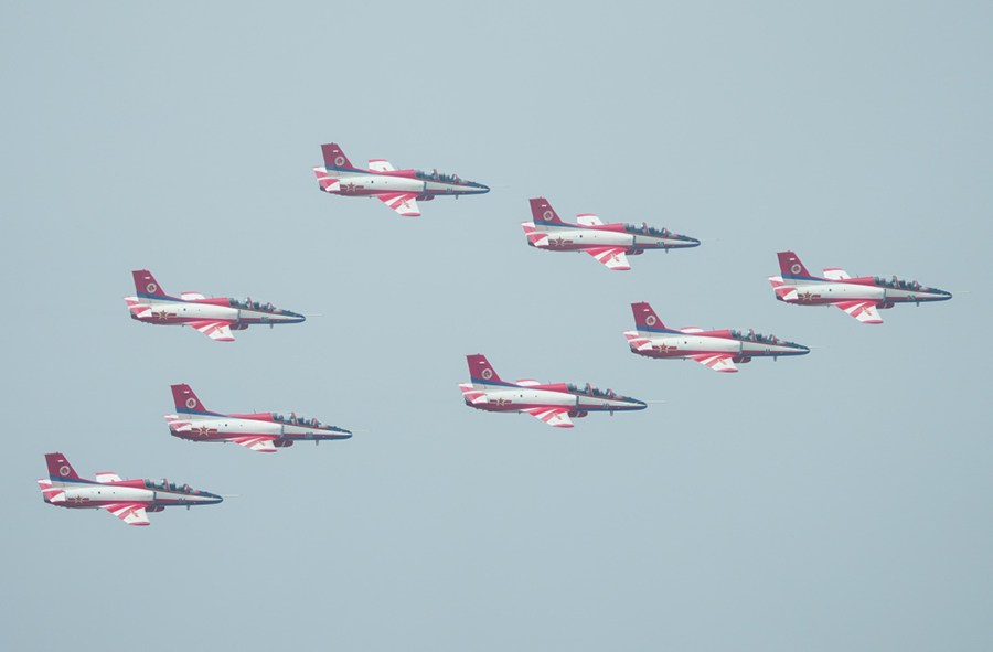 ?уе шоуы ?ытай ?уе к?штер?н?? 75 жылды?ын атап ?тт?