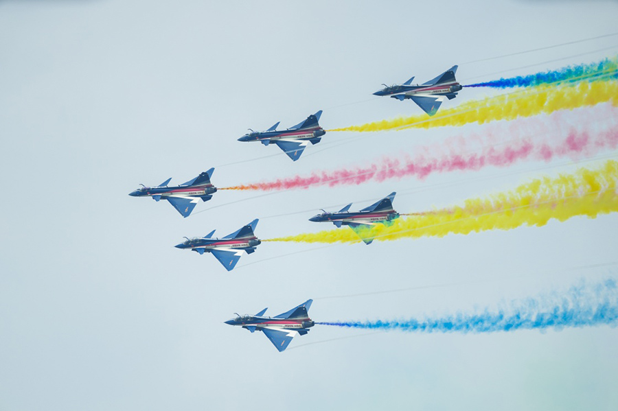 ?уе шоуы ?ытай ?уе к?штер?н?? 75 жылды?ын атап ?тт?