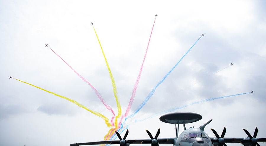 ?уе шоуы ?ытай ?уе к?штер?н?? 75 жылды?ын атап ?тт?