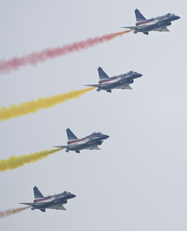 ?уе шоуы ?ытай ?уе к?штер?н?? 75 жылды?ын атап ?тт?