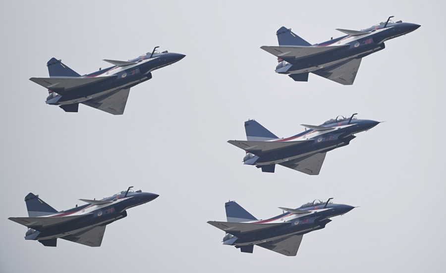 ?уе шоуы ?ытай ?уе к?штер?н?? 75 жылды?ын атап ?тт?