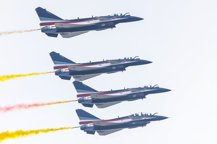 ?уе шоуы ?ытай ?уе к?штер?н?? 75 жылды?ын атап ?тт?