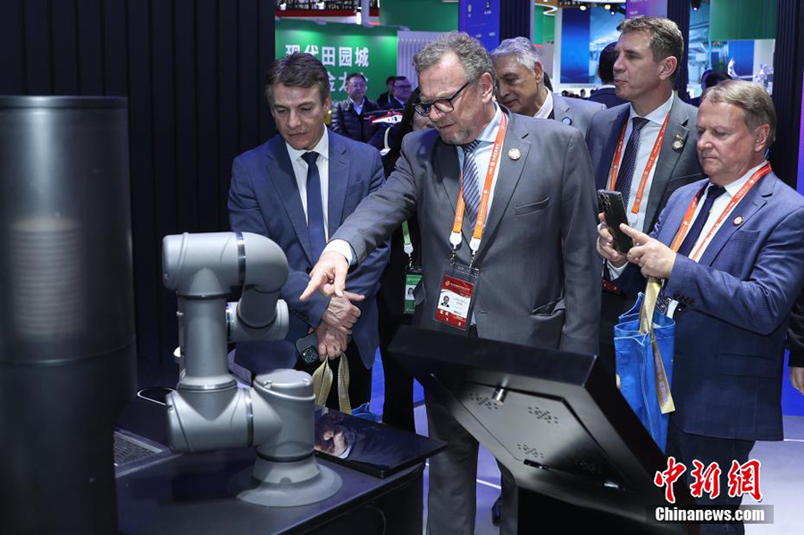 Ек?нш? ?ытай халы?аралы? жетк?з?л?м т?збег?н ал?а жылжыту к?рмес? Бейж??де ашылды