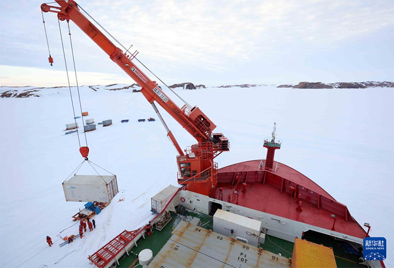 41-?нш? антарктикалы? экспедиция - ?Xuelong? н?м?рл? кемелер ж?к т?с?р?п жатыр