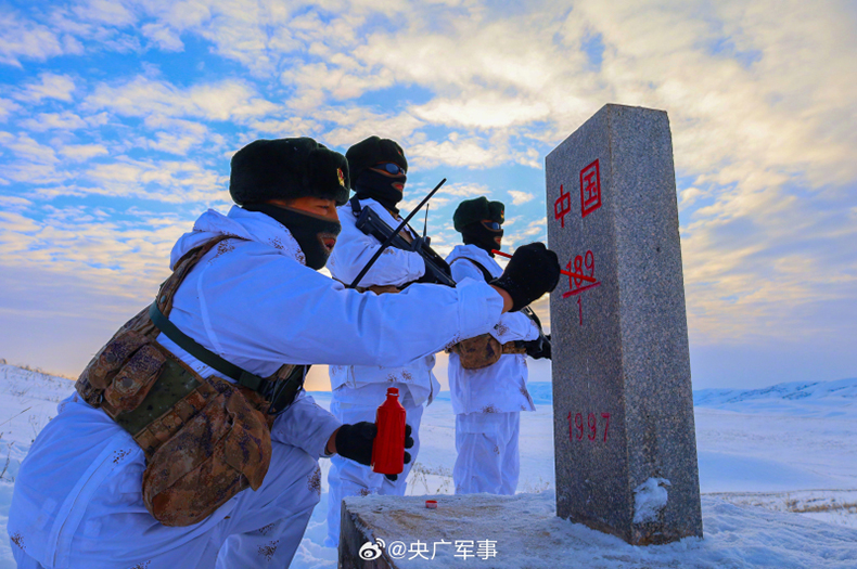 Шекарашылар моторлы шанамен шекара к?зет?нде