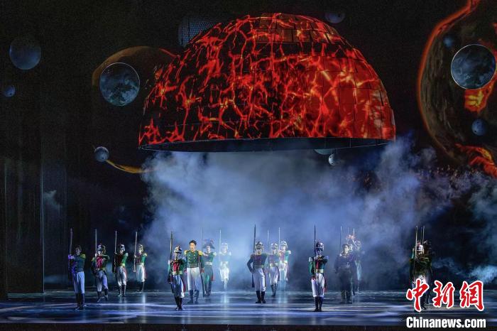 ?лтты? ?лкен театрды? ?Со?ыс ж?не бейб?тш?л?к? мюзикл? ?ойылды