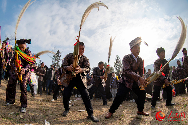 Гуйчжоуда Мяо бауырластар сыбыз?ы мерекес?н тойлады