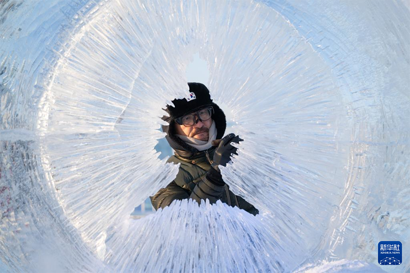 ?лемн?? т?кп?р-т?кп?р?нен келген м?з м?с?ндер?н?? шеберлер? ?М?з ?аласында? ?нер сынасты