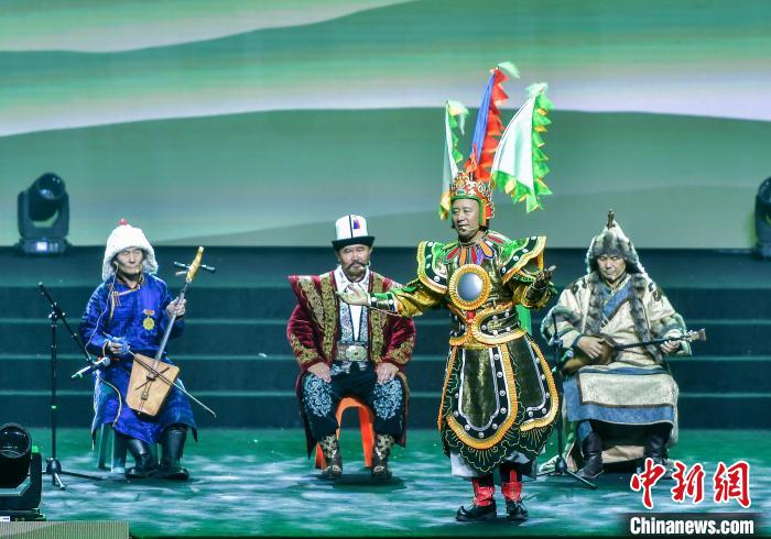 ?р?мж?де ?Батырлар жыры · Халы?ты? материалды? емес м?дени м?расы – 2025 жа?а жылды? эпикалы? арнайы кеш? ?тт?