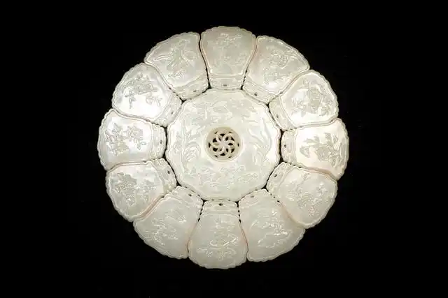 Гугун м?ражайыны? 100 жылды?ына арнал?ан ал?аш?ы к?рме -- Хотан нефрит к?рмес?