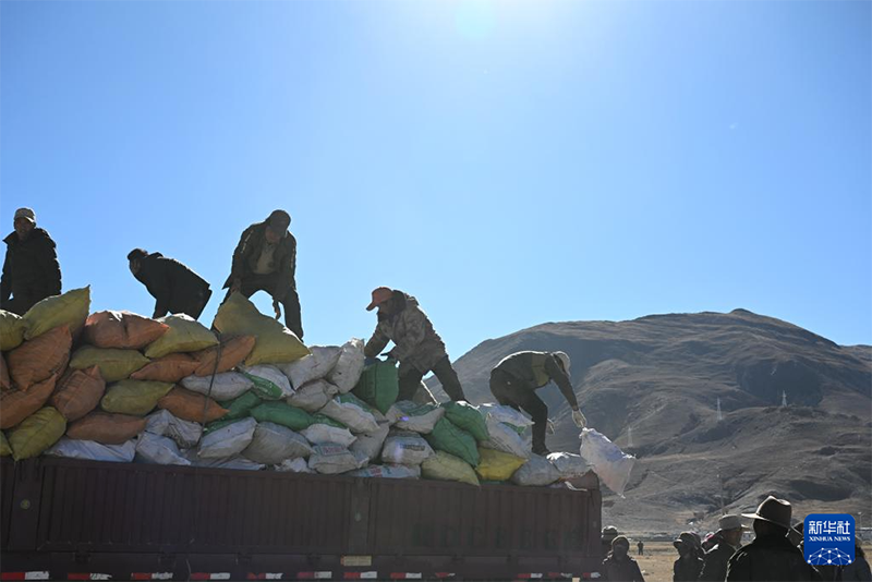 Лацзы ауданы жер с?лк?н?с? айма?ында?ы апаттан зардап шеккендерд? к?ш?ру ж?мыстары жоспарлы ж?р?п жатыр